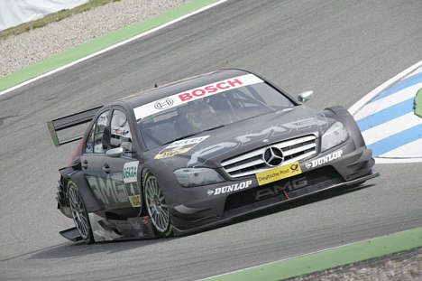 Paul di Resta gav Mercedes Benz lidt oprejsning ved at sætte hurtigste tid i den 2. fri træning.